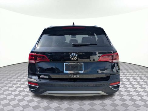 Used 2024 Volkswagen Taos SE image 4