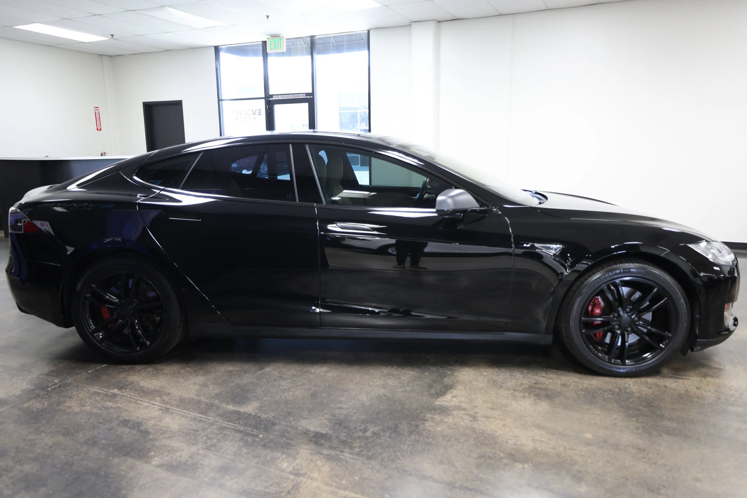 Used 2015 Tesla Model S 85 RWD image 8