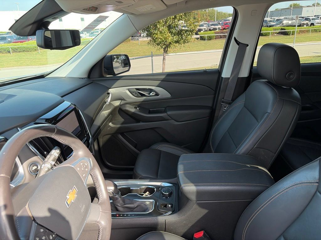 Used 2021 Chevrolet Traverse LT w/ LT Premium Package AWD/4WD image 53