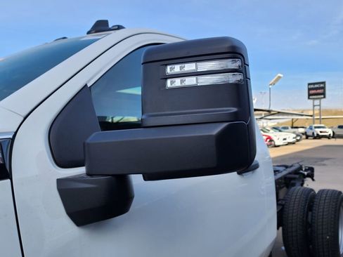 New 2026 GMC Sierra 3500 Pro w/ Convenience Package image 16