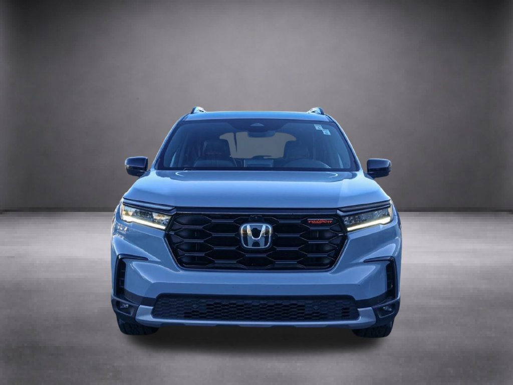 Used 2025 Honda Pilot TrailSport image 9