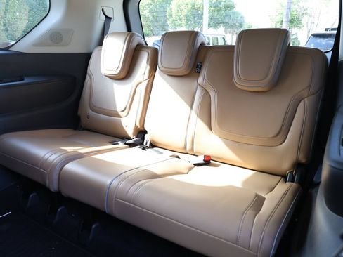 Certified 2025 INFINITI QX80 Luxe RWD image 23