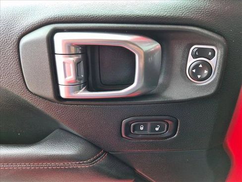 Used 2020 Jeep Gladiator Rubicon AWD/4WD image 16