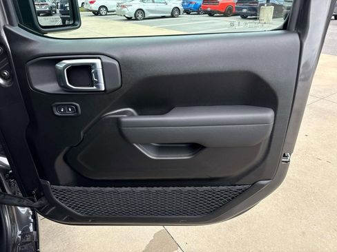 New 2026 Jeep Gladiator Sport image 14