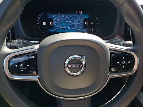 Certified 2023 Volvo XC60 B5 Plus w/ Climate Package AWD/4WD image 22