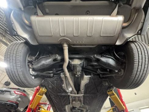 Used 2018 Mercedes-Benz GLC 300 w/ Multimedia Package image 95