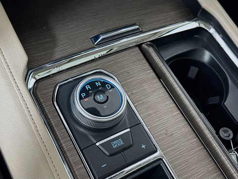 Used 2024 Ford Expedition Max Limited image 24