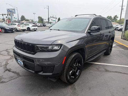 Used 2023 Jeep Grand Cherokee L Laredo AWD/4WD image 3