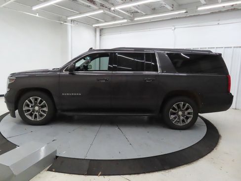 Used 2017 Chevrolet Suburban LT AWD/4WD image 3