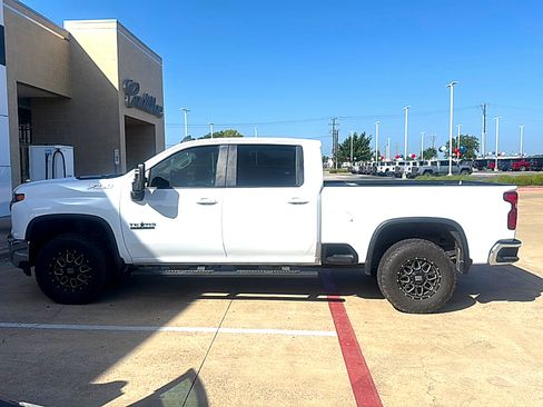 Used 2022 Chevrolet Silverado 2500 LT w/ Texas Edition AWD/4WD image 4