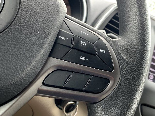Used 2020 Jeep Cherokee Latitude FWD image 23