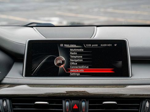 Used 2016 BMW X5 xDrive40e image 15