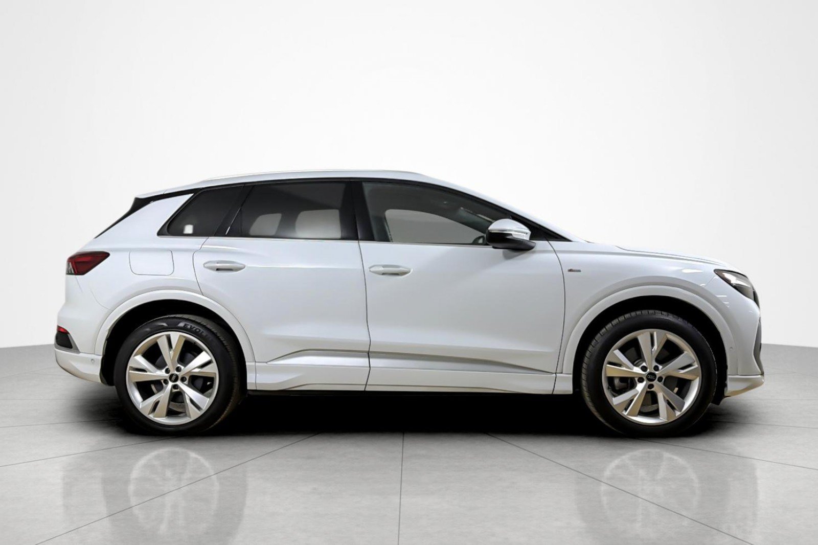 Certified 2023 Audi Q4 e-tron Premium Plus w/ Premium Plus AWD/4WD image 6
