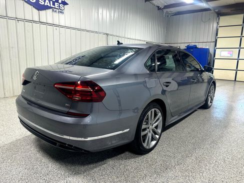 Used 2018 Volkswagen Passat 2.0T R-Line w/ R-Line Lighting Package image 7