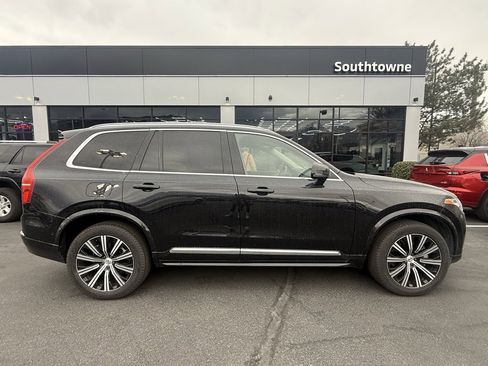 Used 2025 Volvo XC90 B6 Ultra image 8