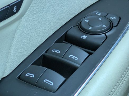 Used 2021 Buick Envision Avenir FWD image 23