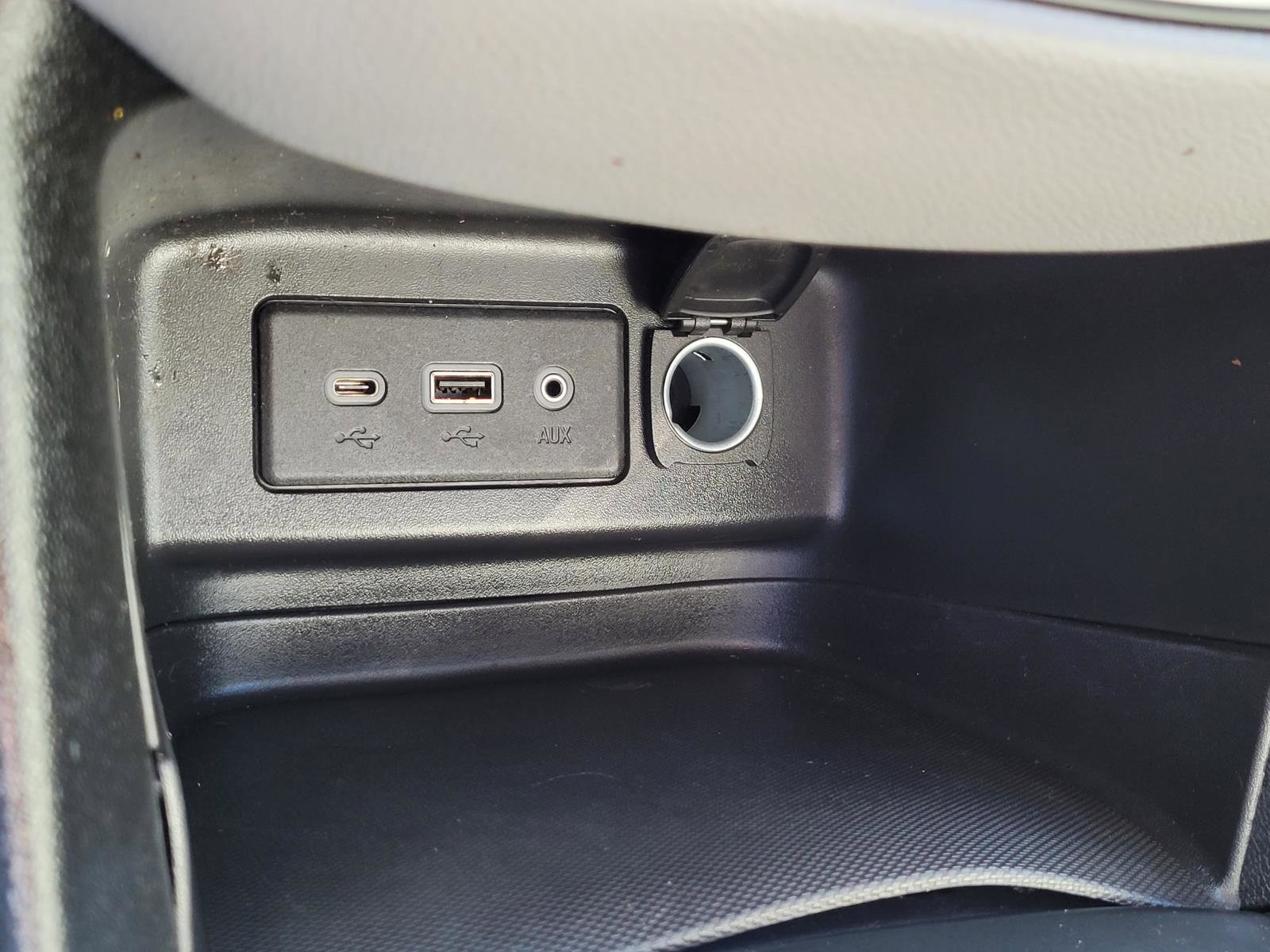 Used 2022 Chevrolet Equinox LT FWD image 28
