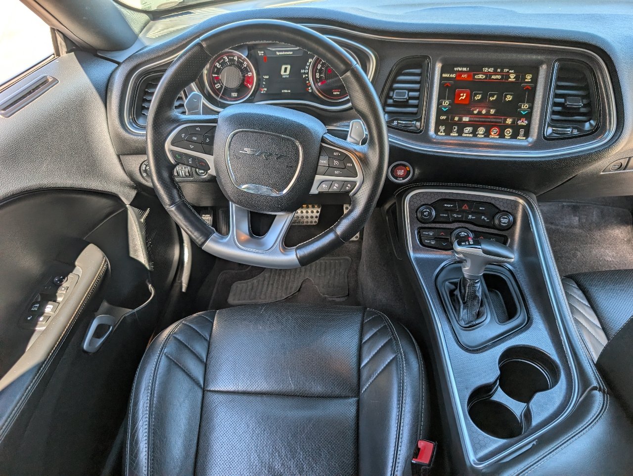 Used 2016 Dodge Challenger SRT w/ Technology Group RWD image 4