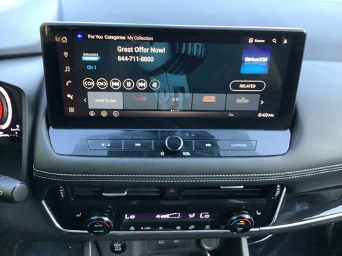 Used 2025 Nissan Rogue SL image 18