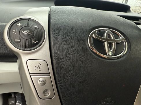 Used 2015 Toyota Prius Three image 31