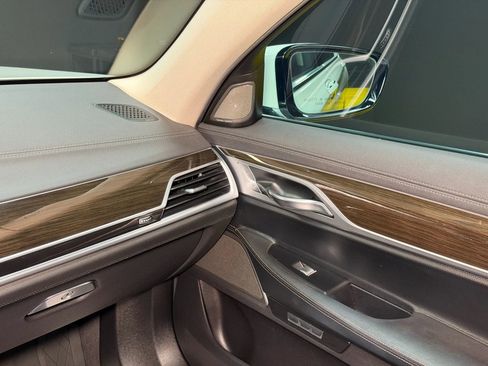 Used 2016 BMW 740i image 23