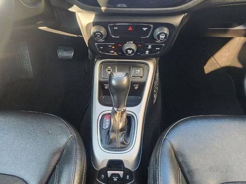 Used 2018 Jeep Compass Latitude w/ Popular Equipment Group FWD image 13