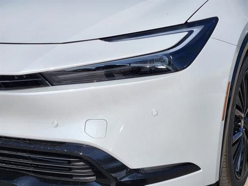 New 2026 Toyota Prius Plug-In Hybrid FWD image 5