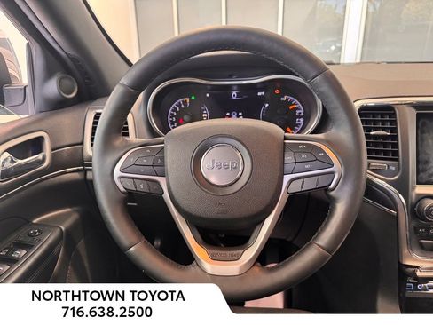 Used 2018 Jeep Grand Cherokee Limited w/ Luxury Group II AWD/4WD image 13