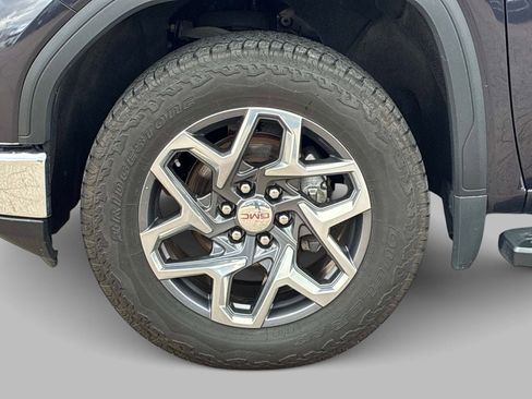 Used 2022 GMC Sierra 1500 SLT w/ SLT Premium Plus Package AWD/4WD image 15