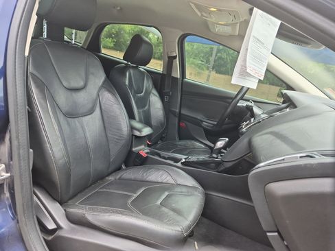 Used 2016 Ford Focus Titanium w/ Titanium Technology Package FWD image 23