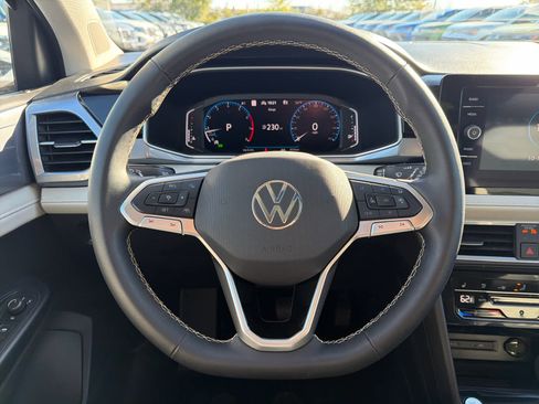 Certified 2025 Volkswagen Taos SEL image 18
