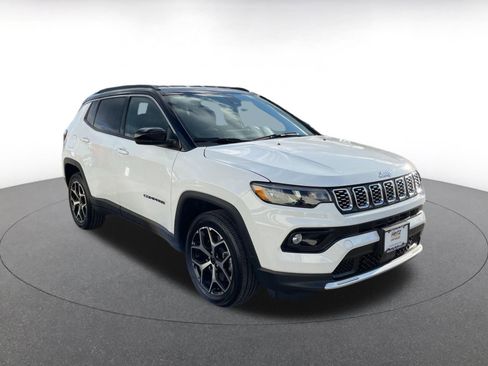 Used 2025 Jeep Compass Limited image 1