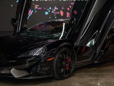 Used 2017 McLaren 570S Coupe RWD image 2