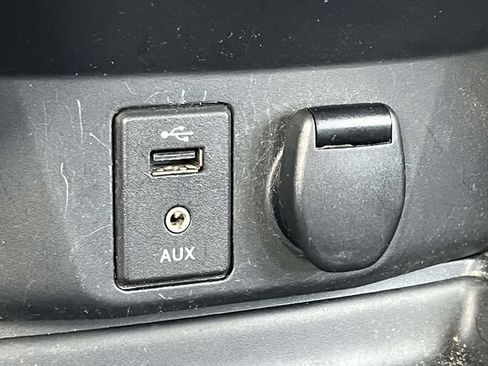 Used 2014 Nissan Rogue S FWD image 17