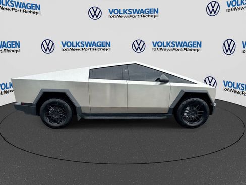 Used 2024 Tesla Cybertruck Cyberbeast AWD/4WD image 15