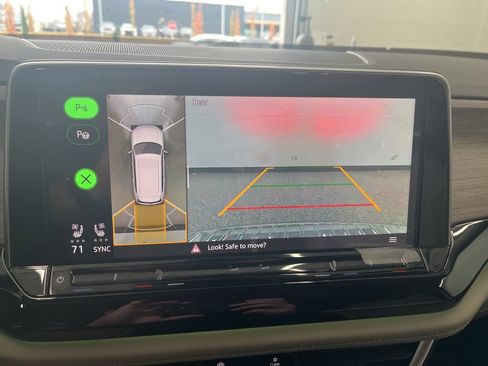 New 2026 Volkswagen Atlas SEL Premium R-Line image 24