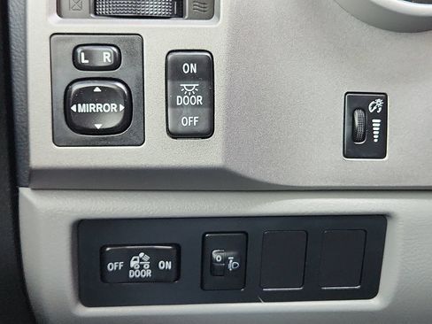 Used 2013 Toyota Tundra 2WD CrewMax w/ Tow Pkg image 13