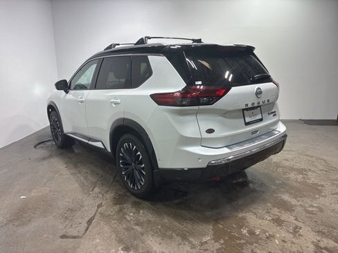 Used 2025 Nissan Rogue Platinum image 3