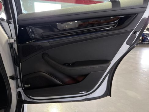Used 2024 Porsche Panamera image 69