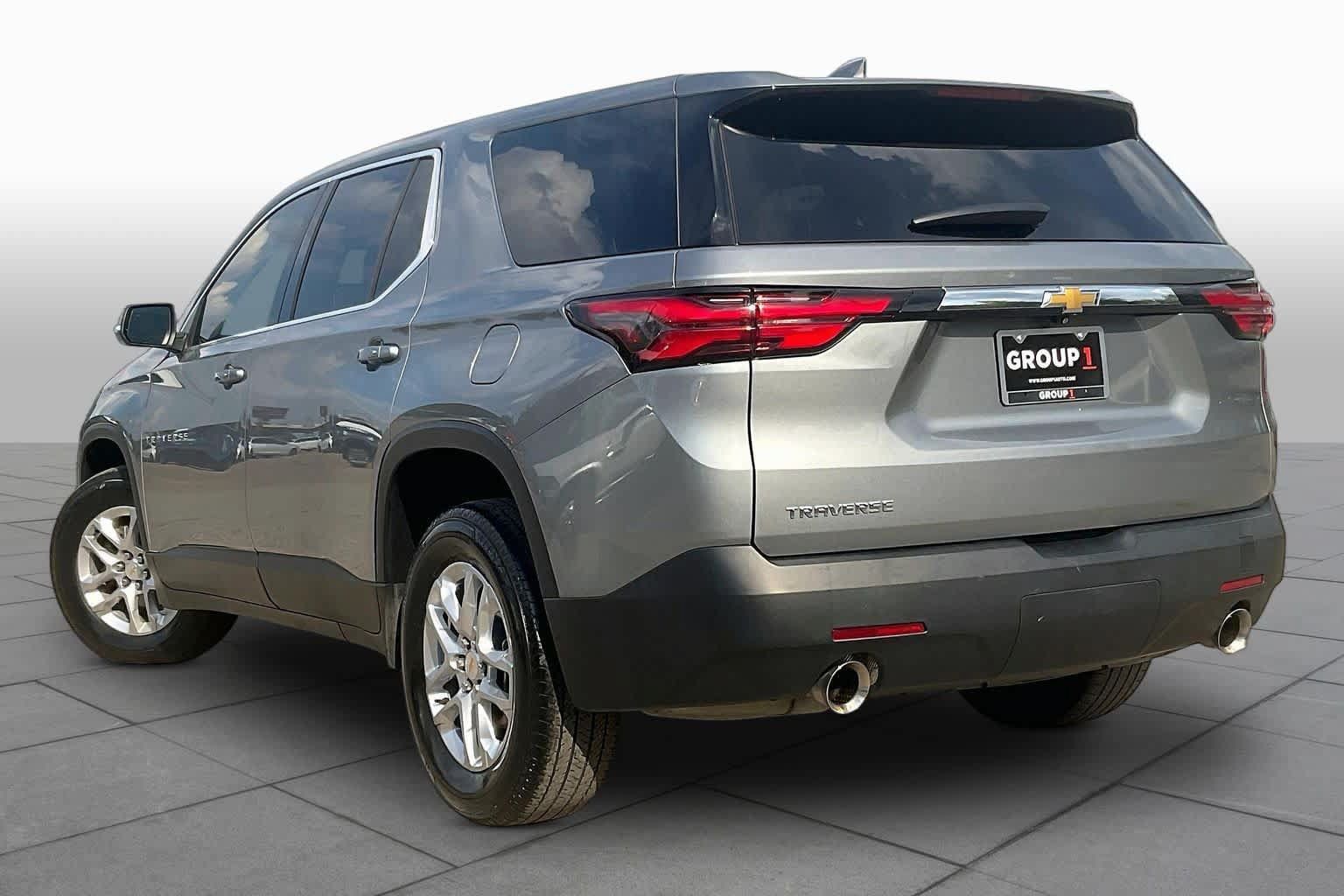 Used 2023 Chevrolet Traverse LS w/ Safety Package FWD image 12