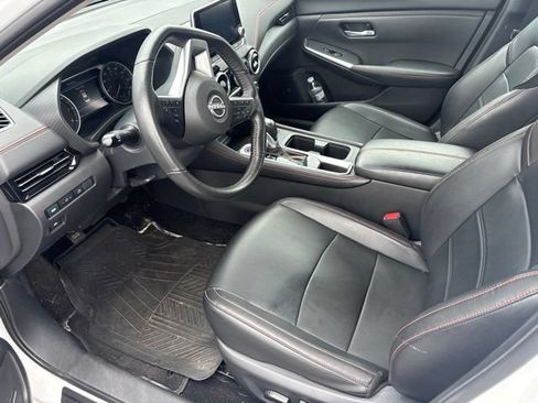 Used 2025 Nissan Sentra SR w/ SR Premium Package FWD image 3