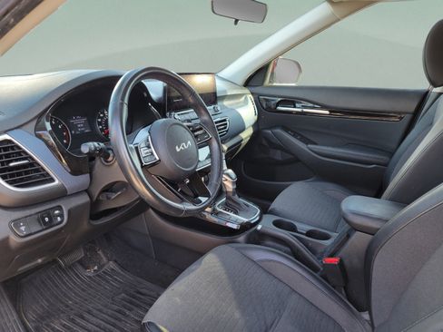 Used 2022 Kia Seltos S FWD image 13