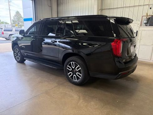 Used 2024 GMC Yukon XL AT4 AWD/4WD image 7