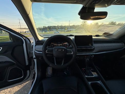 Used 2022 Jeep Compass Latitude w/ Convenience Group image 14