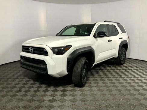 Used 2025 Toyota 4Runner SR5 AWD/4WD image 11