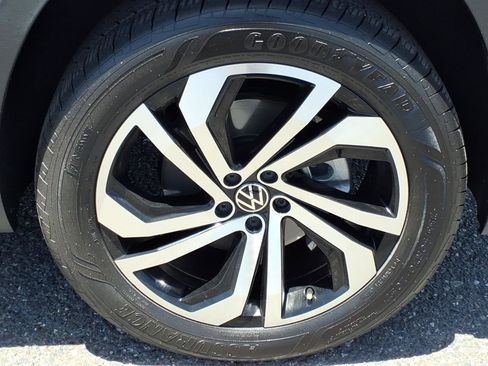 Certified 2022 Volkswagen Atlas SEL AWD/4WD image 9