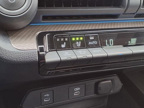 Used 2025 Toyota Prius Limited w/ Limited Premium Package image 13