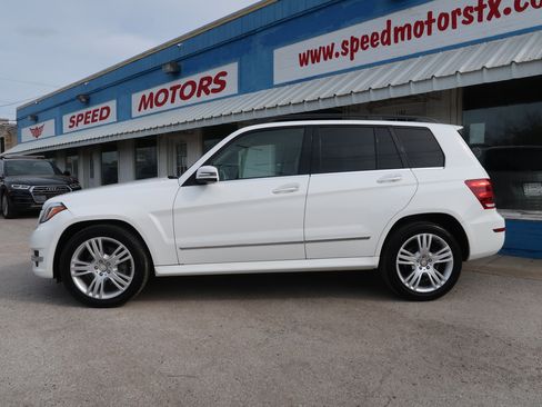 Used 2015 Mercedes-Benz GLK 250 BlueTEC 4MATIC image 3