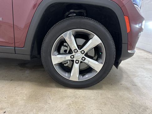 Used 2021 Jeep Grand Cherokee L Limited AWD/4WD image 13