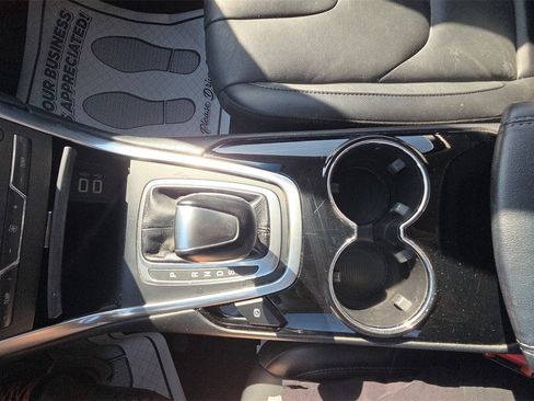 Used 2018 Ford Edge Titanium image 33